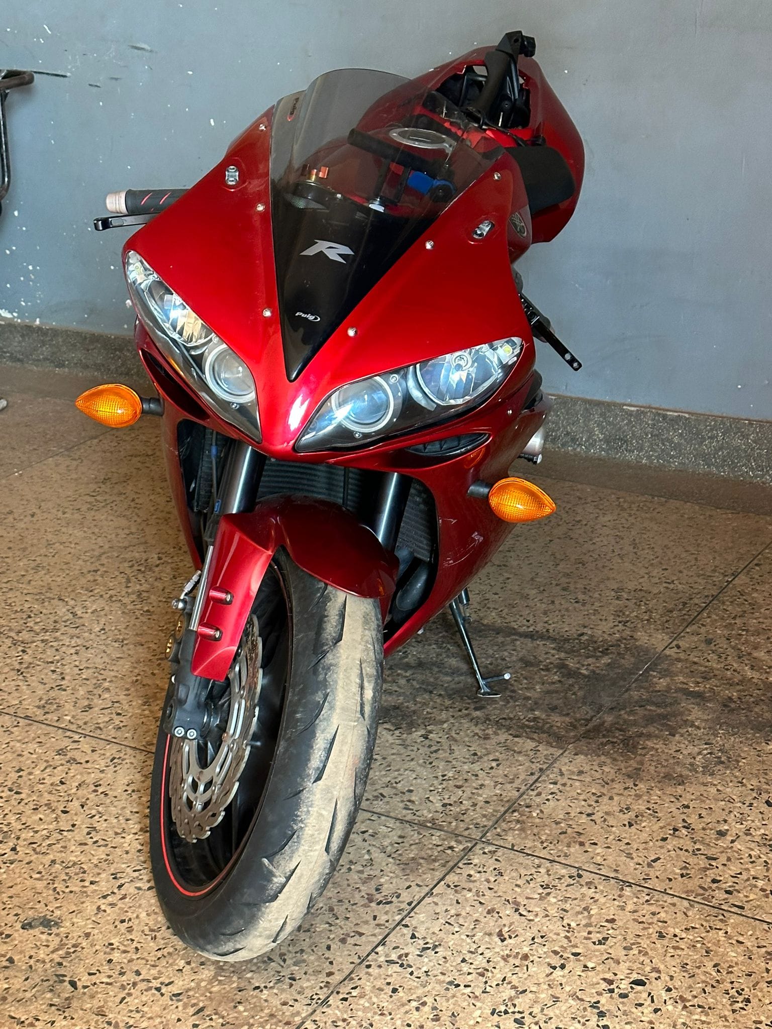 Yamaha R1 Sport Bike 